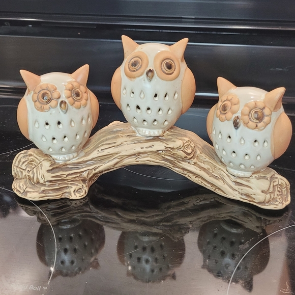 Ceramic Owls on a Branch - Picture 2 of 15